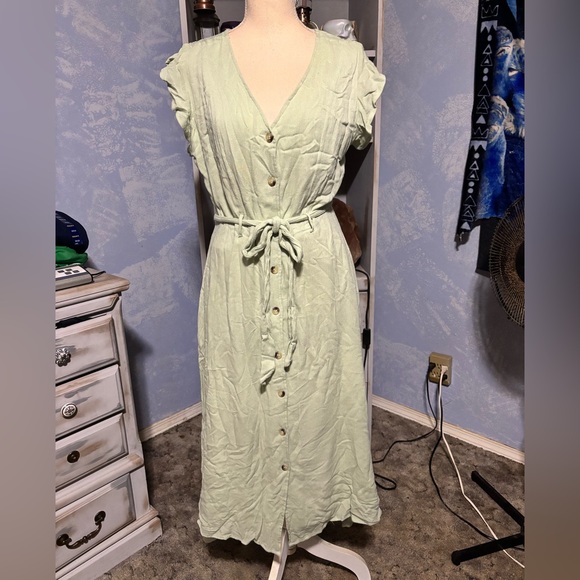 Suzy Shier Light Green Maxi Dress with Buttons and tie waist large - Picture 2 of 13